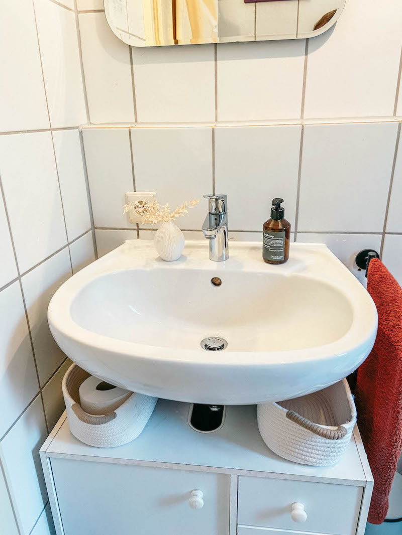 a bathroom sink